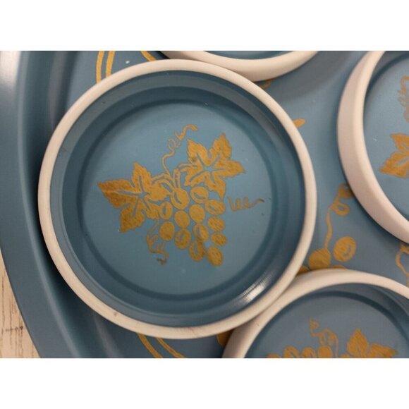 Vintage Blue Metal Grape Design Round Serving Tray And Eight Coasters Set MCM - Picture 2 of 6